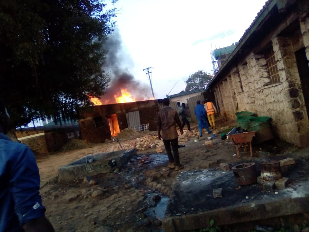 Photo of Bukavu: les malades prennent fuite dans un incendie à l’hôpital de ciriri