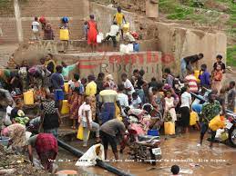 Photo of Bukavu: Carence d’eau à Bukavu, la population fait recoure aux bizola